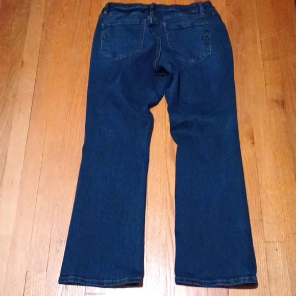 JAG jeans midrise boot leg sz. 14R Dark wash.
10” rise. 29” inseam 16”waist - Picture 3 of 11